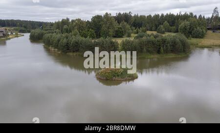 Amatciems See Antenne drone Top view Lettland Stockfoto