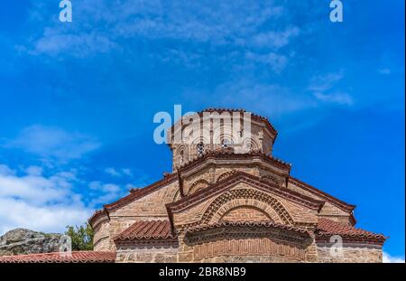 Oben auf eine alte orthodoxe Kirche im Kloster Varlaam, Meteora, Griechenland Stockfoto