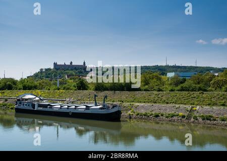 Festung Marienberg mit dem Main in der bayerischen Stadt Würzburg Stockfoto