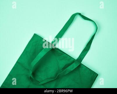Leer grün ökologische Tasche aus Baumwolle mit langen Henkeln, Konzept der Vermeidung der Verwendung von Plastiktüten und Austausch mit Eco Stockfoto