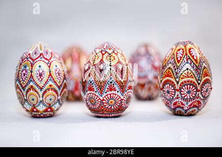 Ostereier, von Hand bemalt mit Acrylfarben, Art. Stockfoto