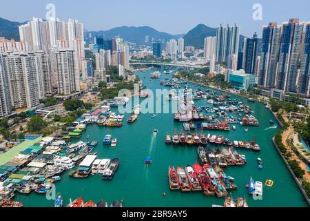 Aberdeen, Hongkong 12. Mai 2019: Drohnenflug über Hong Kong Taifun-Tierheim in aberdeen Stockfoto