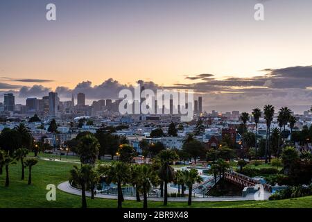 Mission Dolores Park bei Sonnenaufgang Stockfoto