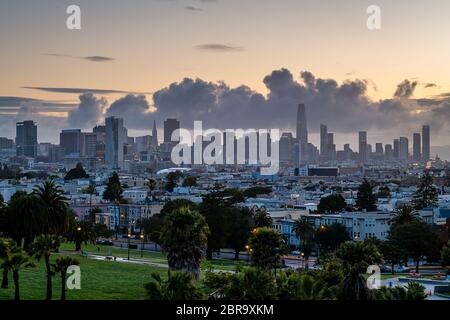 Mission Dolores Park bei Sonnenaufgang Stockfoto