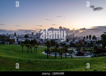 Mission Dolores Park bei Sonnenaufgang Stockfoto