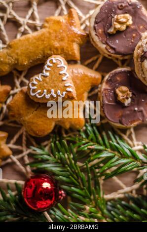 Christmass Kekse, Süßigkeiten, mehr Arten, lecker und mit Liebe Stockfoto