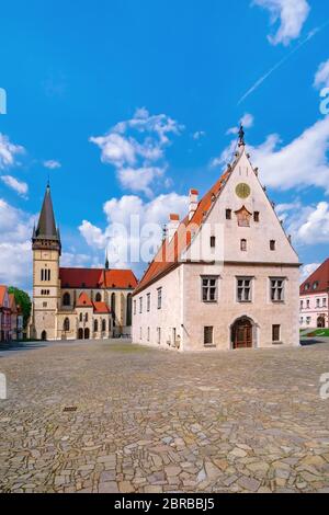 Der Rathausplatz in Bardejov, Slowakei Stockfoto