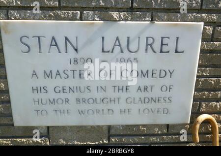 Los Angeles, Kalifornien, USA 20. Mai 2020 EIN allgemeiner Blick auf die Atmosphäre des Stan Laurel Grabes im Forest Lawn Memorial Park am 20. Mai 2020 in Los Angeles, Kalifornien, USA. Foto von Barry King/Alamy Stock Photo Stockfoto