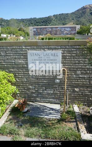 Los Angeles, Kalifornien, USA 20. Mai 2020 EIN allgemeiner Blick auf die Atmosphäre des Stan Laurel Grabes im Forest Lawn Memorial Park am 20. Mai 2020 in Los Angeles, Kalifornien, USA. Foto von Barry King/Alamy Stock Photo Stockfoto
