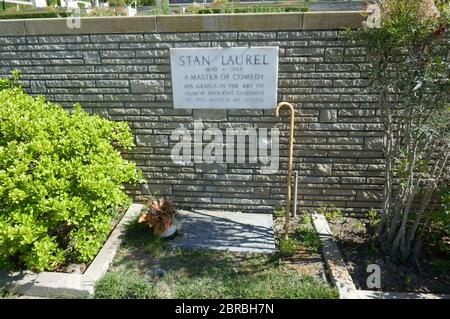 Los Angeles, Kalifornien, USA 20. Mai 2020 EIN allgemeiner Blick auf die Atmosphäre des Stan Laurel Grabes im Forest Lawn Memorial Park am 20. Mai 2020 in Los Angeles, Kalifornien, USA. Foto von Barry King/Alamy Stock Photo Stockfoto