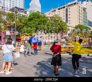 Nguyen Hue, Hauptfußgängerzone, während Tet Urlaub, Dong Khoi, Ben Nghe, Ho Chi Minh Stadt, Vietnam, Asien Stockfoto