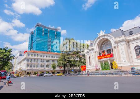Lam Son Platz, Dong Khoi Straße, vor dem Opernhaus, Dong Khoi, Ho Chi Minh Stadt, Vietnam, Asien Stockfoto