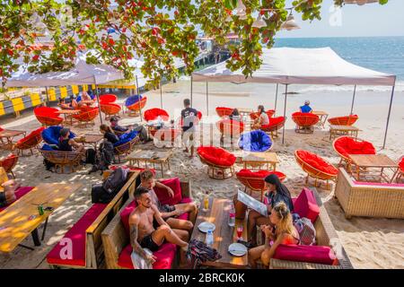 Barterrasse, Ou Chheuteal Beach, Serendipity Beach, Sihanoukville, Kambodscha, Asien Stockfoto