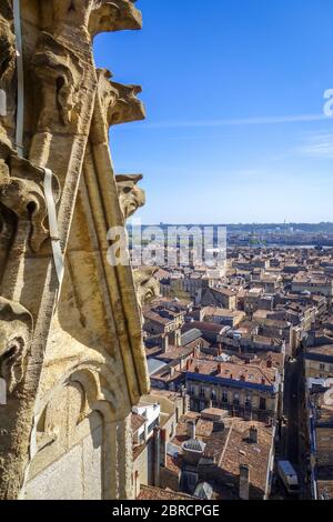 Luftbild der Stadt Bordeaux vom Pey-Berland-Turm, Frankreich Stockfoto