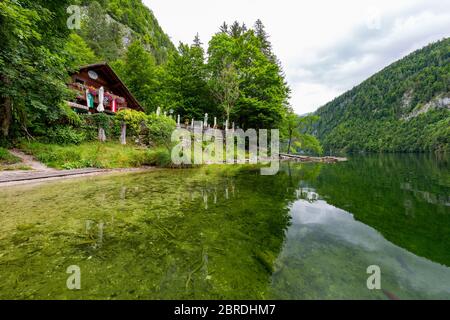 Mountain lake house summer landscape view Stockfoto