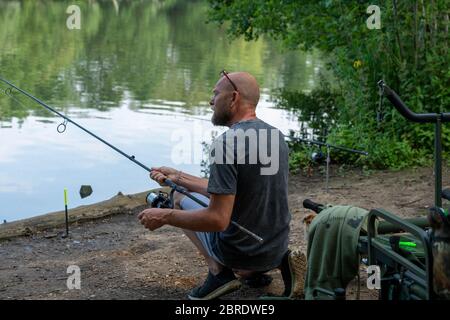 Brentwood Essex 21. Mai 2020 Essex Country Parks sind zum ersten Mal seit Beginn der Sperrung für die Öffentlichkeit zugänglich. North Weald Country Park, Brentwood Essex Gone Fishing, Credit: Ian Davidson/Alamy Live News Stockfoto