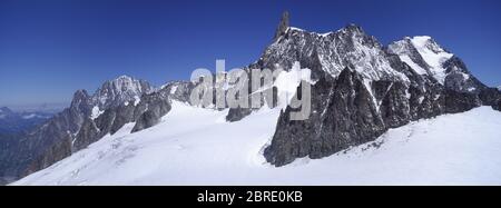 Dent du Geant im Mont Blanc Massiv, zwischen Frankreich und Italien Stockfoto