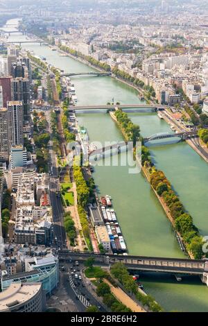Blick auf Paris vom Eiffelturm, Frankreich. Die seine. Stockfoto