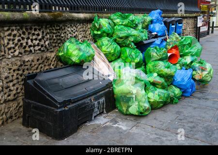 Recycling-Beutel in Brussels, Belgien. Stockfoto