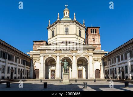 Basilika San Lorenzo Maggiore (Sankt Lorenz) in Mailand, Italien. Es ist eine der ältesten Kirchen in Mailand. Stockfoto