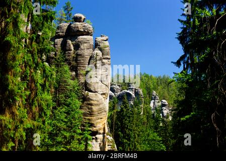 Bleibt der rock city in Adersbach Felsen, Teil der Adrspach-Teplice Landschaftspark in der Tschechischen Republik Stockfoto