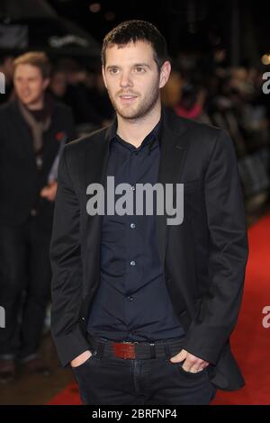 Mike Skinner aus den Straßen nimmt an der UK Premiere von The Rum Diary, Odeon Kensington, London, Teil. 3. November 2011 © Paul Treadway Stockfoto