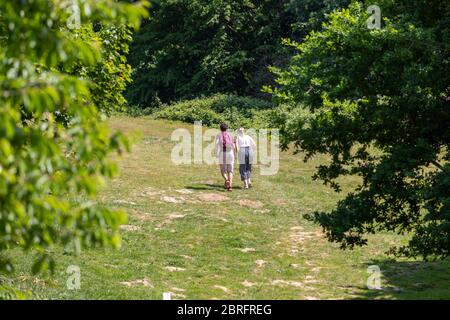 Essex, Großbritannien. Mai 2020. UK Wetter: Essex Parks zum ersten Mal seit der Coronavirus/COVID-19 Pandemie für die Öffentlichkeit zugänglich. Kredit: Ricci Fothergill/Alamy Live News Stockfoto