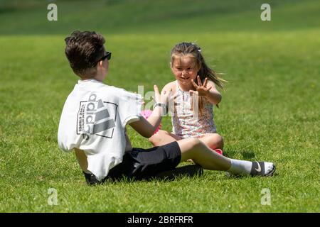 Essex, Großbritannien. Mai 2020. UK Wetter: Essex Parks zum ersten Mal seit der Coronavirus/COVID-19 Pandemie für die Öffentlichkeit zugänglich. Kredit: Ricci Fothergill/Alamy Live News Stockfoto