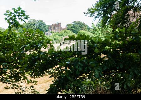 Vanbrugh Castle, im Sommer vom Greenwich Park im Südosten Londons aus gesehen Stockfoto