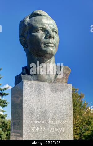 Denkmäler für Juri Gagarin auf der Cosmonauts Alley in Moskau, Russland Stockfoto