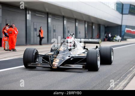 Katsuaki Kubota fährt seinen 1982 Lotus 91/7, während der Qualifying Session für das Sir Jackie Stewart FIA Masters Historisches Formel 1 Rennen Stockfoto