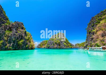 Blaue Lagune tropische Landschaft an der Bucht der Insel Coron in der Provinz Palawan Philippinen Stockfoto