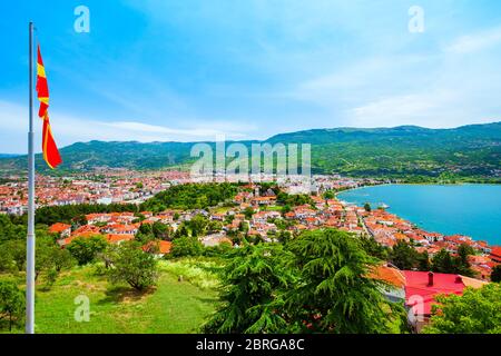 Ohrid See und Ohrid Stadt aus der Luft Panorama-Ansicht von Samuel Festung in Nord-Mazedonien Stockfoto