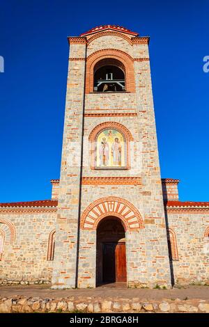 Glockenturm der Kirche der Heiligen Clemens und Panteleimon, eine byzantinische Kirche in Ohrid Stadt in Nord-Mazedonien Stockfoto