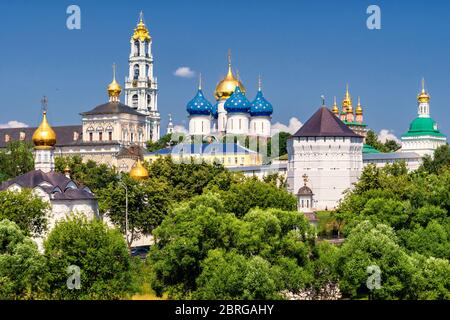Das große Dreifaltigkeitskloster in Sergijew Posad bei Moskau (Goldener Ring Russlands) Stockfoto