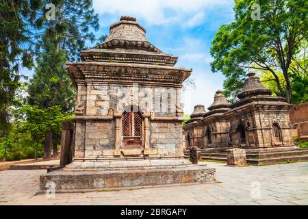 Hindu-Schreine auf der anderen Seite des Pashupatinath Temple Komplexes in Kathmandu Stadt in Nepal Stockfoto