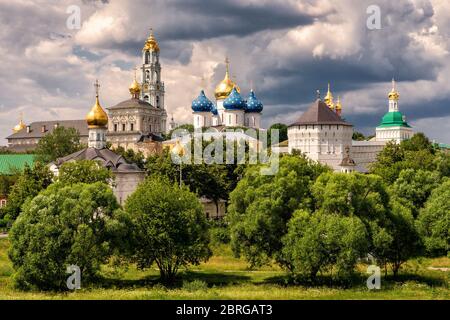 Das große Dreifaltigkeitskloster (das Dreifaltigkeitskloster Lavra) in Sergijew Posad bei Moskau (Goldener Ring Russlands) Stockfoto