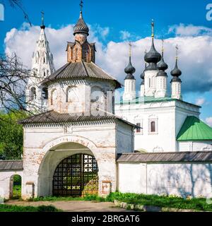 Das Kloster des Heiligen Alexander (Alexandrowski Kloster) in der antiken Stadt Susdal, Russland. Stockfoto