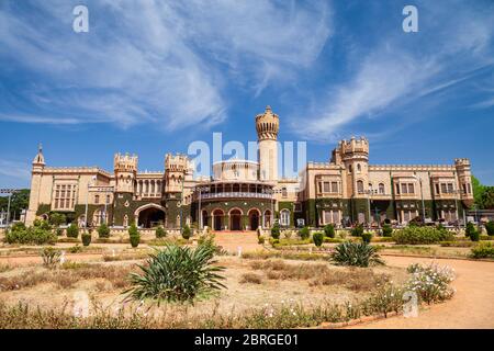 Bangalore Palace ist ein britischer Stil Palace in Bangalore City in Karnataka, Indien Stockfoto