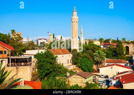 Die Alaeddin Moschee oder Yivli Minare Moschee in Antalya Altstadt oder Kaleici in der Türkei Stockfoto