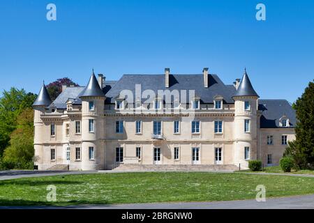 Lamorlaye, Frankreich - Mai 22 2020: Château de Lamorlaye im Departement Oise in der Region Hauts-de-France. Stockfoto