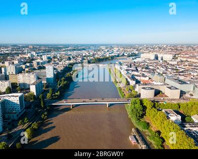Nantes Antenne Panoramablick. Nantes ist eine Stadt in der Region Loire-Atlantique in Frankreich Stockfoto