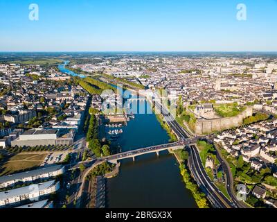 Angers Antenne Panoramablick. Angers ist eine Stadt im Tal der Loire, Frankreich. Stockfoto