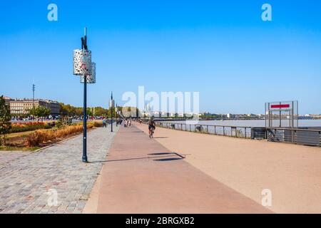 Böschung des Flusses Garonne im Zentrum von Bordeaux in Frankreich Stockfoto