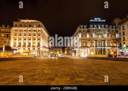 LISSABON, PORTUGAL - 25. JUNI 2014: Hotel Avenida Palace und Altis Avenida Hotel am Placa dos Restauradores Platz in Lissabon, Portugal Stockfoto