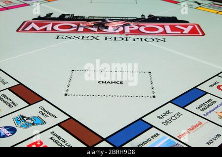 Chance Square auf Hasbro Monopoly Essex Edition Brettspiel Chance Card, close up Stockfoto