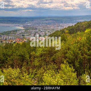 Schöne Landschaft über Stadt Varna in Bulgarien Stockfoto