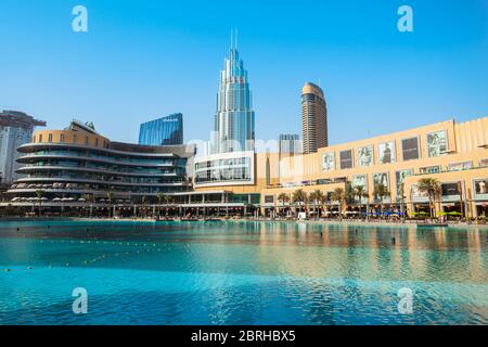 DUBAI, VAE - 24. FEBRUAR 2019: Die Dubai Mall ist das zweitgrößte Einkaufszentrum der Welt in Dubai in den Vereinigten Arabischen Emiraten entfernt Stockfoto