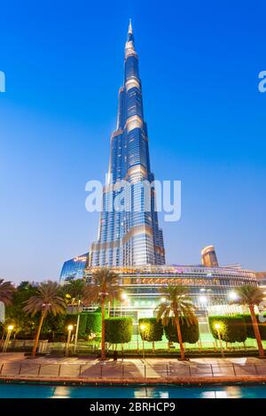 DUBAI, VAE - 25. FEBRUAR 2019: Burj Khalifa oder Khalifa Tower ist ein Wolkenkratzer und das höchste Gebäude der Welt in Dubai, VAE Stockfoto