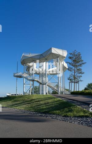 BERLIN - 20. MAI 2020: Der neue Aussichtsturm Wolkenhain im Berliner Bezirk Marzahn-Hellersdorf. Stockfoto